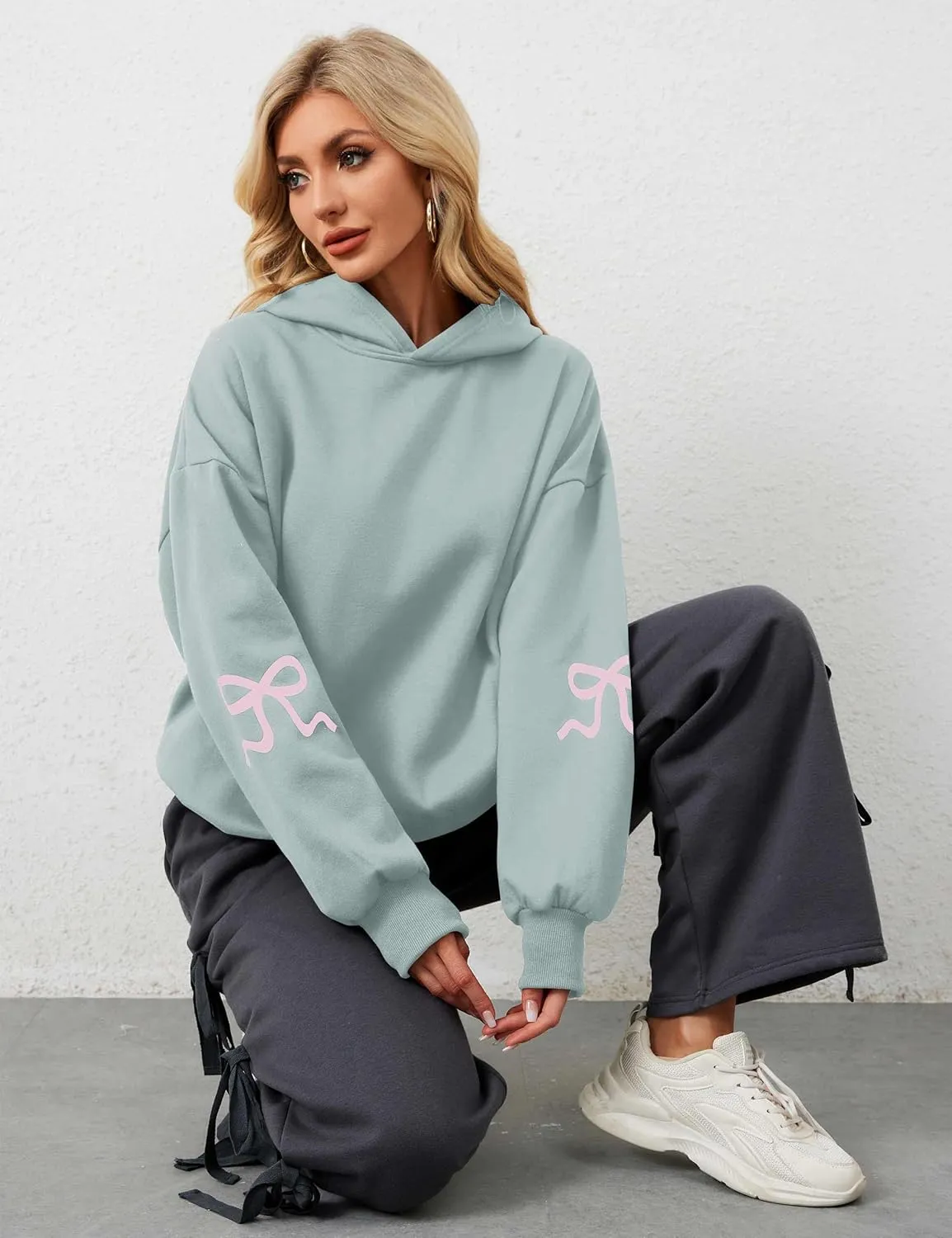 Women Pink Bow Hoodies Loose Fit Long Sleeve Graphic Preppy Hoodies Casual Y2k Cute Hoodies for Teen Girls Outfits
